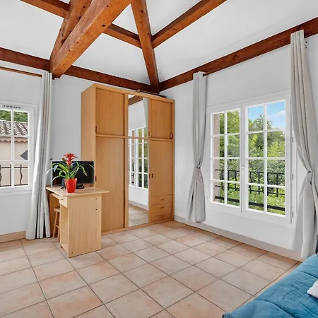 Hyeres Proche * לה גארד